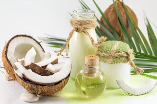 Coconut products with fresh coconut, Coconut milk and oil